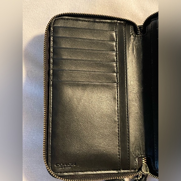 Coach C4451 Long Zip Around Wallet Wristlet Black Pebbled Leather Near Mint Cond - Picture 10 of 16